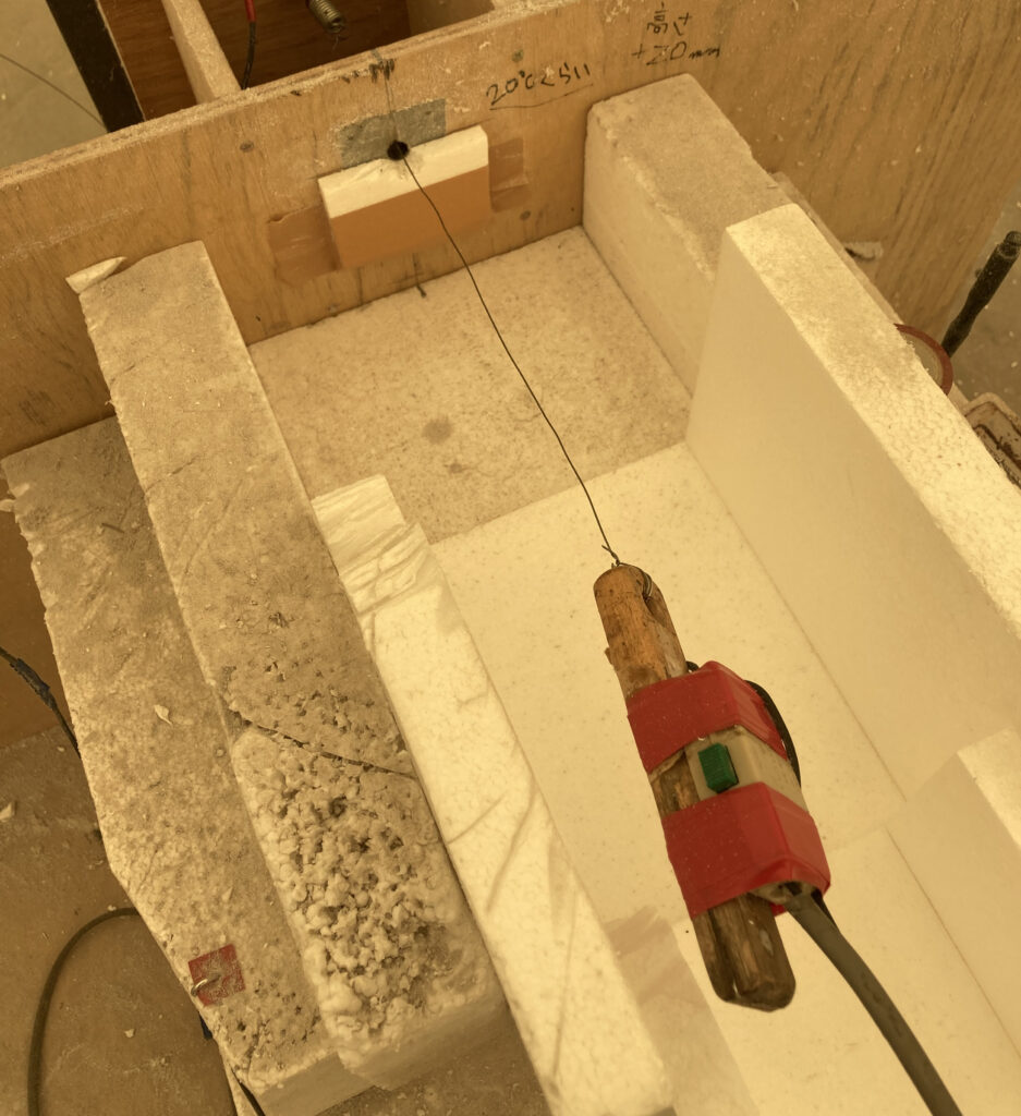 円錐をくり抜く自作装置