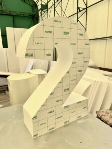 カット文字塩ビ板補強