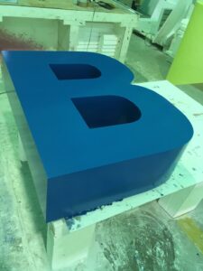 発泡スチロール巨大文字加工