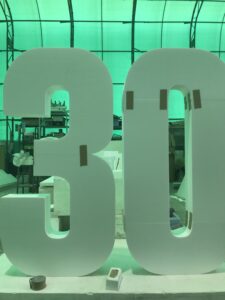 巨大文字の加工方法